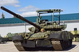 Xe tăng T-80BVM đang tiến hóa theo thực tế chiến trường Đông Âu