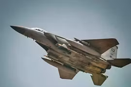 Cuộc cách mạng công nghệ khi tiêm kích F-15 mang tên lửa IRIS-T