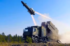 Ukraine lần đầu tấn công bằng tên lửa chống hạm RBS-15 tối tân của Thụy Điển?