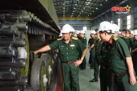 Nước ngoài ngạc nhiên khi Việt Nam chế tạo bản nâng cấp vượt trội của xe tăng PT-76