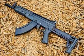 Tập đoàn Kalashnikov hoàn thành hợp đồng sản xuất súng trường nhỏ gọn AK-15K