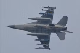 Ra trận, phi công F-16 Ukraine buộc phải từ bỏ 'chiến thuật không hiệu quả' học ở trường