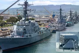 Vũ khí bí ẩn chưa từng biết đến bất ngờ hiện diện trên khu trục hạm Mỹ