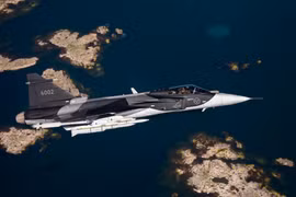 Phi công Ukraine sẽ lái tiêm kích JAS 39 Gripen ngay trong năm 2026