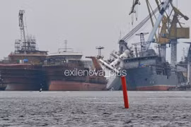 Tàu tuần tra phá băng mới nhất của Nga bị phá hủy ngay trong cảng