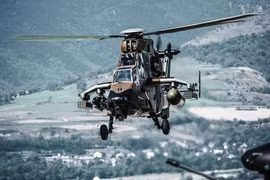 Trực thăng Tiger được triển khai khẩn cấp để chống máy bay không người lái ở Vịnh Ba Tư