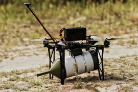 Thời kỳ máy bay không người lái điều khiển bằng cáp quang chấm dứt?