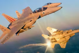 Israel tranh thủ 'phi công nghiệp hóa Iran' trong khi vẫn còn thời gian