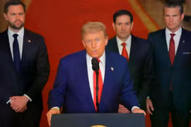 Ông Trump tuyên bố chỉ thỏa thuận nếu Iran đầu hàng