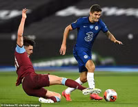 [ẢNH] Vừa diện trang phục mới, Chelsea đã thua sốc