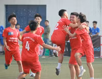 [ẢNH] Hạ trường Chuyên Nguyễn Huệ, THPT Ngô Sỹ Liên viết tiếp chuyện cổ tích