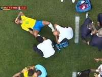 [ẢNH] Mặc mọi giễu cợt, Neymar lém lỉnh diễn lại 