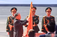 Toàn cảnh lễ diễu binh, diễu hành kỷ niệm 50 năm Giải phóng miền nam, thống nhất đất nước