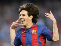 10 khoảnh khắc biểu tượng của Messi tại Barca