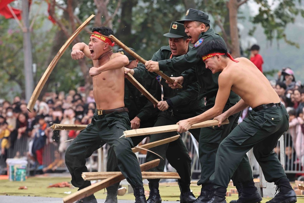 Xây dựng lực lượng CAND cách mạng, chính quy, tinh nhuệ, hiện đại.