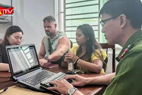 Nữ nhân viên khách sạn trộm gần 6.000 Euro của du khách Đức