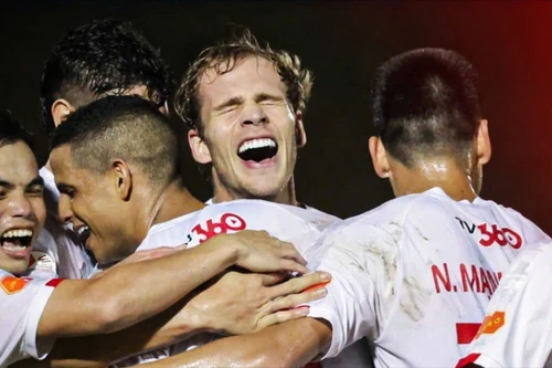 Thắng thuyết phục, Thể Công Viettel áp sát ngôi đầu bảng