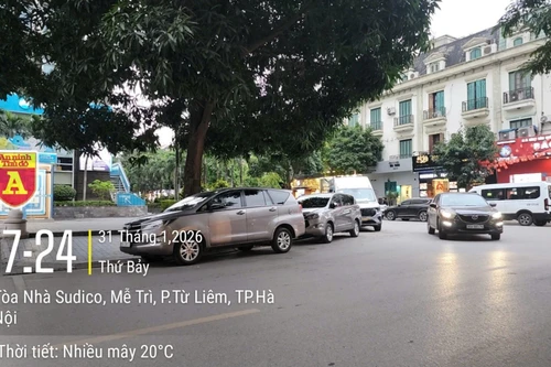 Nhiều phương tiện dừng đỗ trái quy định gây cản trở giao thông trên đường Đỗ Đình Thiện