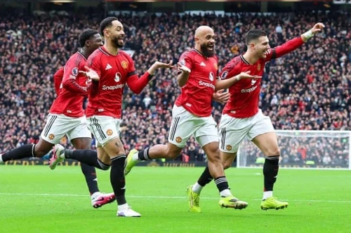 Old Trafford mở hội: MU thắng trận thứ tư liên tiếp