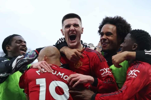 Sesko lóe sáng giúp MU thắng kịch tính phút 90+4