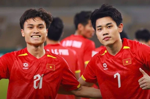 Đình Bắc và Minh Phúc rực sáng đưa U23 Việt Nam vào bán kết