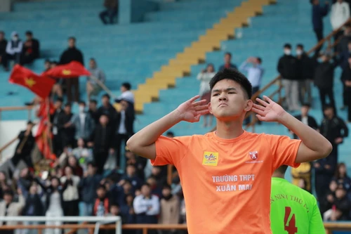 Thắng Tự Lập nhờ luân lưu, Xuân Mai vỡ òa lần thứ hai vào bán kết