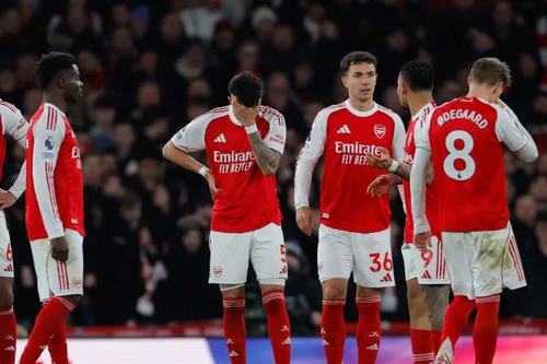 Đòn hồi mã thương của MU khiến Arsenal choáng váng tại Emirates