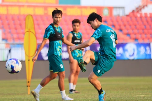 Công Phượng chấn thương nặng