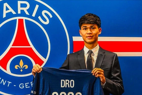 PSG chiêu mộ 'thần đồng' bóng đá gốc Philippines