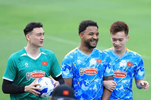 ĐT Việt Nam: Tiền đạo sinh năm 2000 sẵn sàng cạnh tranh với Xuân Son