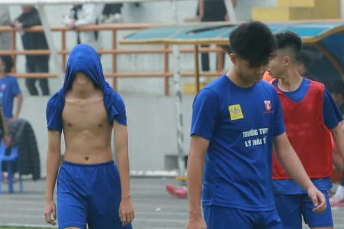 THPT Lý Thái Tổ 'cầm vàng lại để vàng rơi'