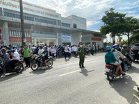 Sắc phục cảnh sát hòa màu áo tình nguyện trong ngày đầu kỳ thi tuyển sinh THPT năm 2022