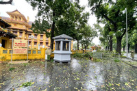 Cảnh sát bảo vệ mục tiêu khắc phục sự cố bão Yagi tại cơ quan đại diện ngoại giao