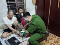 Gác kỳ nghỉ, cấp căn cước lưu động cho công dân