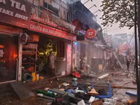 Điều gì còn sót lại sau vụ hỏa hoạn lúc rạng sáng trên đường Nguyễn Hoàng?