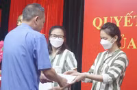 Hình ảnh đẹp ngày trở về của những phạm nhân được đặc xá