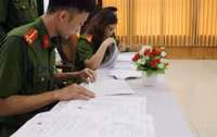 Hình ảnh đẹp ngày trở về của những phạm nhân được đặc xá