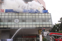 Toàn cảnh diễn tập phương án giải cứu nạn nhân vụ cháy nổ trong trường học