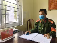 Hình ảnh người chiến sỹ áo xanh ở 'tâm dịch' Phú Đô