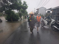 Công an thành phố Huế xuyên đêm ứng phó mưa lũ, bảo đảm an toàn tuyệt đối cho nhân dân