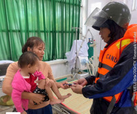 Công an thành phố Huế xuyên đêm ứng phó mưa lũ, bảo đảm an toàn tuyệt đối cho nhân dân