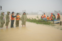 Công an thành phố Huế xuyên đêm ứng phó mưa lũ, bảo đảm an toàn tuyệt đối cho nhân dân