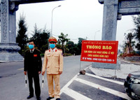 Công an huyện Mỹ Đức xuyên ngày đêm gác chốt chặn du khách vào chùa Hương