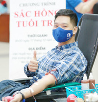 Hình ảnh đẹp trong chương trình “Sắc hồng tuổi trẻ” vì cộng đồng