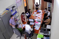  Công an Hà Nội miệt mài cấp định danh điện tử cho công dân trong dịp nghỉ lễ