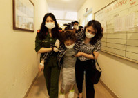 Toàn cảnh vụ người phụ nữ đốt xe máy, cháy nhà khiến 1 cô gái tử vong 