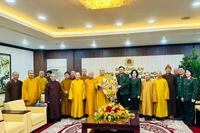 Hội đồng Trị sự Giáo hội Phật giáo Việt Nam và Ban Trị sự Giáo hội Phật giáo Hà Nội thăm, chúc Tết Công an Hà Nội