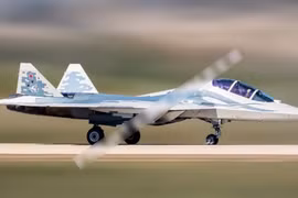Tiêm kích tàng hình đa năng Su-57 phiên bản 2 chỗ ngồi lộ diện, mở rộng vai trò tác chiến trên không