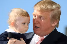 Ông Trump ký sắc lệnh mới 'siết quyền công dân theo nơi sinh', nhắm vào 'du lịch sinh con'