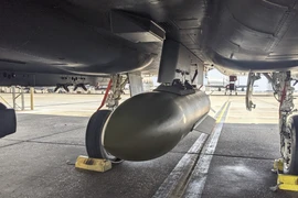 Mỹ dùng bom xuyên phá thế hệ mới nặng hơn 2 tấn đánh vào cứ điểm tên lửa Iran